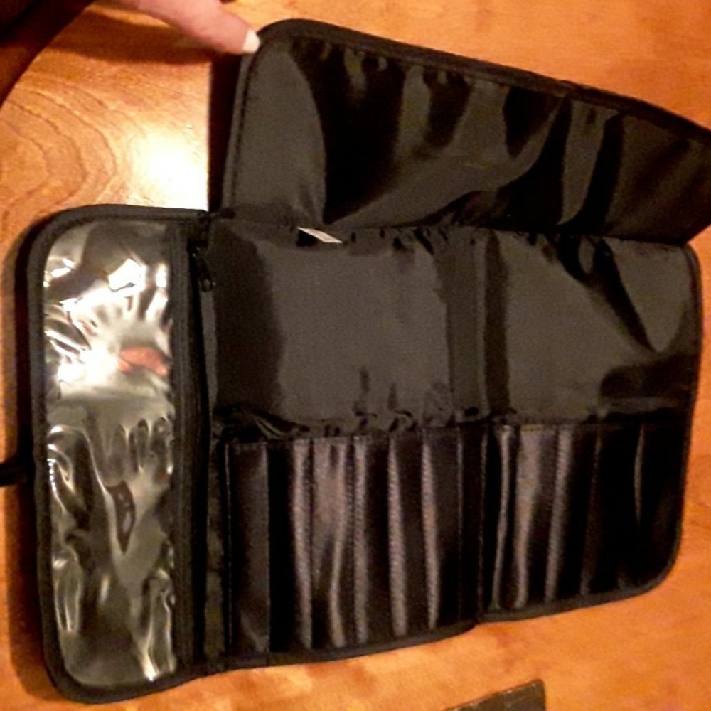 💣4/$10 💣 Black makeup brush roll up case